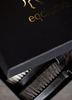 Eqclusive Brush Set For Chestnuts -Equestrian Sale Store eqclusivechestnut2rdy