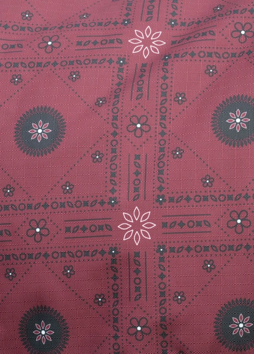 Weatherbeeta Comfitec Essential Standard Neck Medium Turnout- Burgundy Bandana Print/Black 5 Weatherbeeta Comfitec Essential Standard Neck Medium Turnout- Burgundy Bandana Print/Black - Image 3